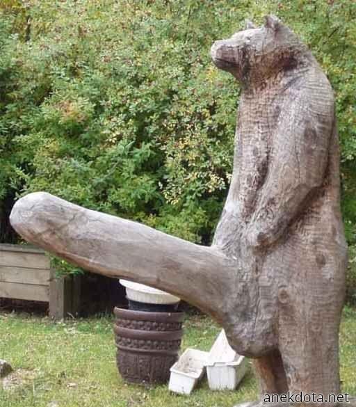 Απαράδεχτο ξύλινο άγαλμα 