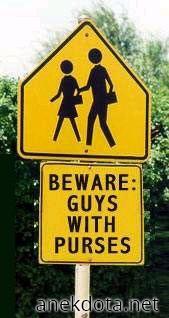 Άντρες με τσαντάκια 